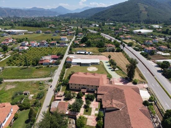 Grundstück Zum Verkauf In Okçular, 1050 M², Im Wohngebiet Des Dorfes.