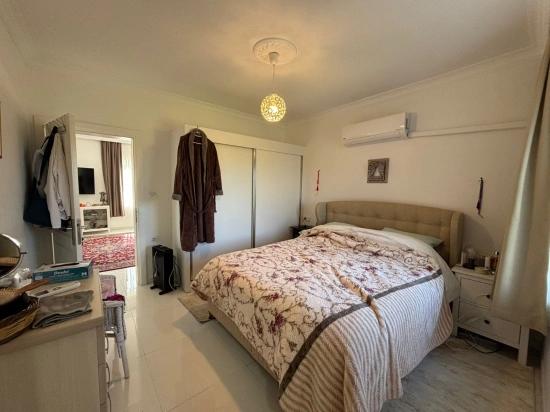 Eingeschossiges Haus Mit 2 Schlafzimmern Und Einem Zusätzlichen Zimmer Auf Einem 459 M² Großen Grundstück In Okçular Zu Verkaufen
