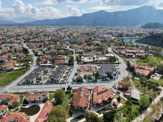 2600 M² Großes Grundstück In Dalyan Gülpınar, Direkt Am Kanal Gelegen, Mit 20% Tourismuszonierung Zu Verkaufen.