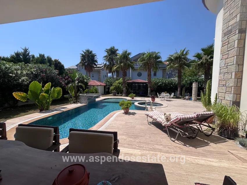Ortaca Dalyan Mah. Satılık 5+1 Villa - 980 m²