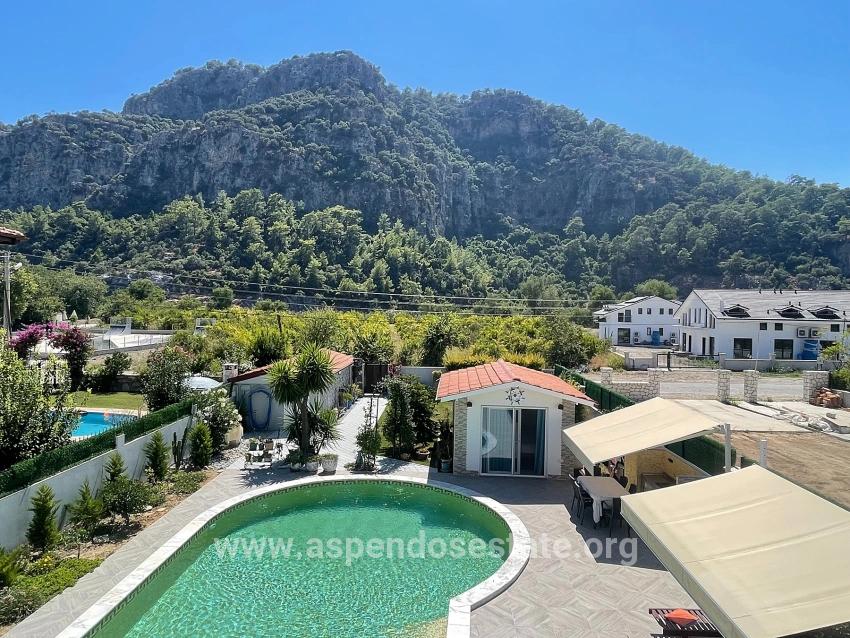 Dalyan Gülpınar'da 720m2 Arsa İçinde 4+1 Satılık Villa