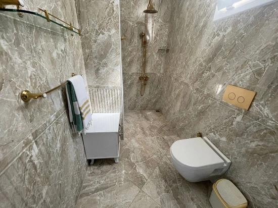 Gökbel'de Full Deniz Manzaralı 5000m2 Arsa İçerisinde Satılık Vıp Villa