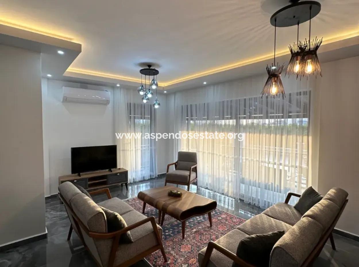 Eskiköy'de 14.136 M2 Tarla İçerisinde 4+1 Satılık Villa