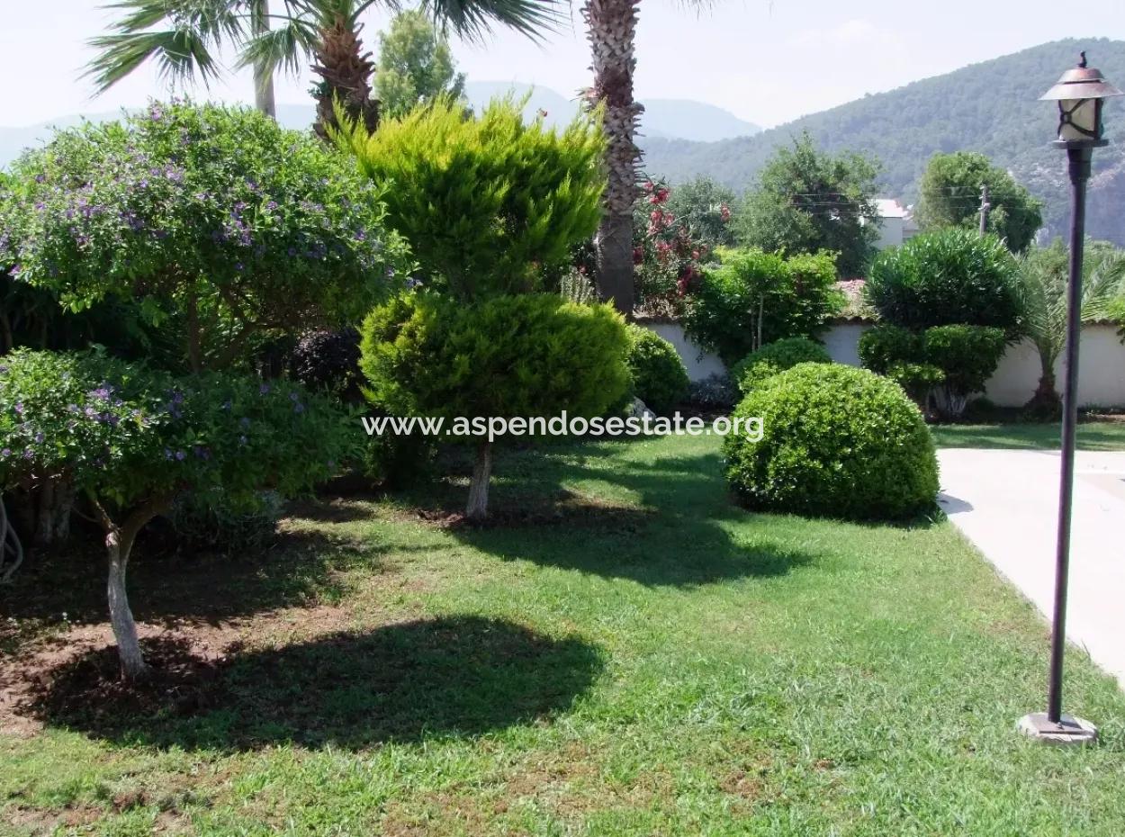 Dalyan'da Deniz Ve Kanal Göl Kral Mezarları Doğa Manzaralı Maraşda Satılık Lüks Villa