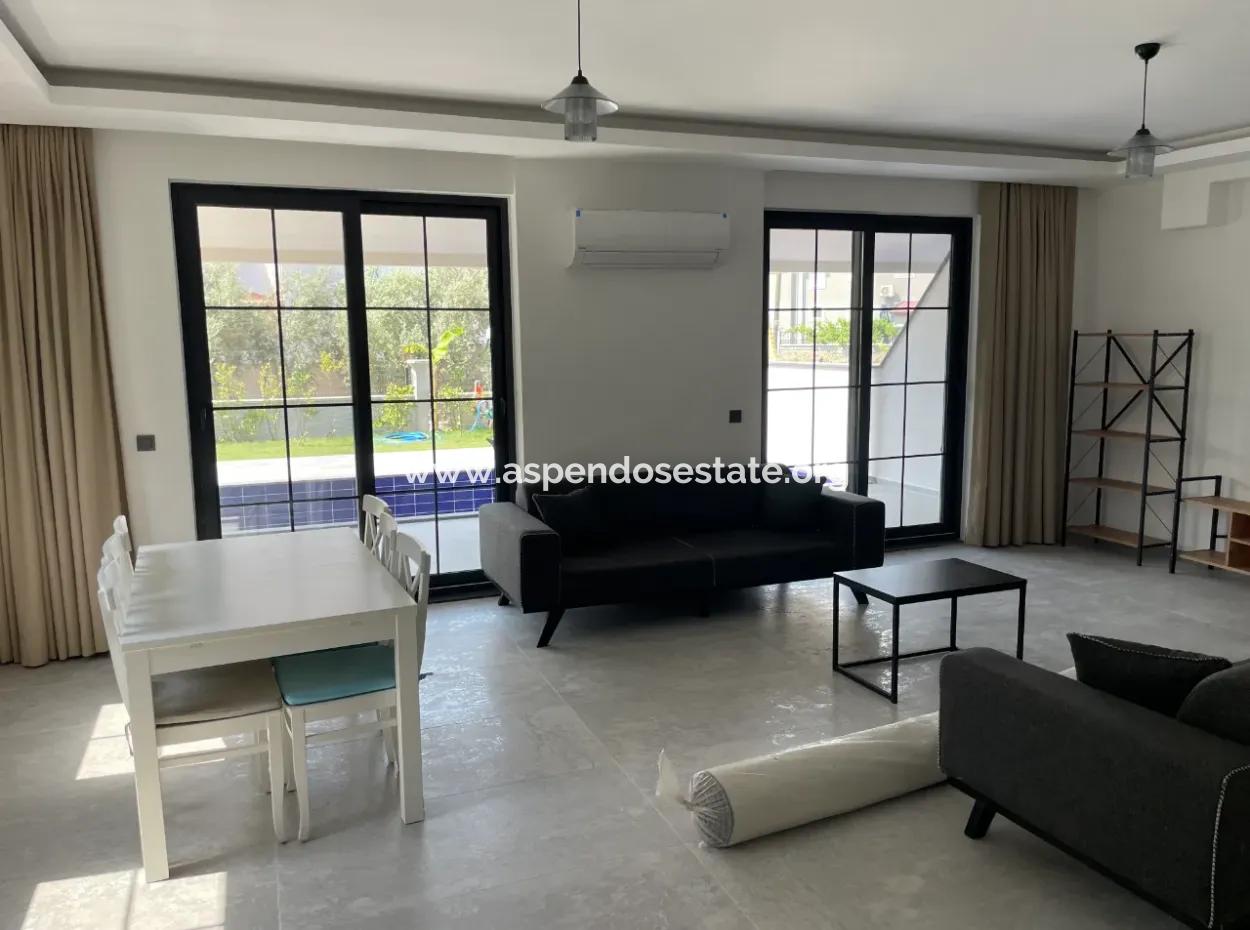 Dalyan  Merkezde 4+1 Satılık Villa