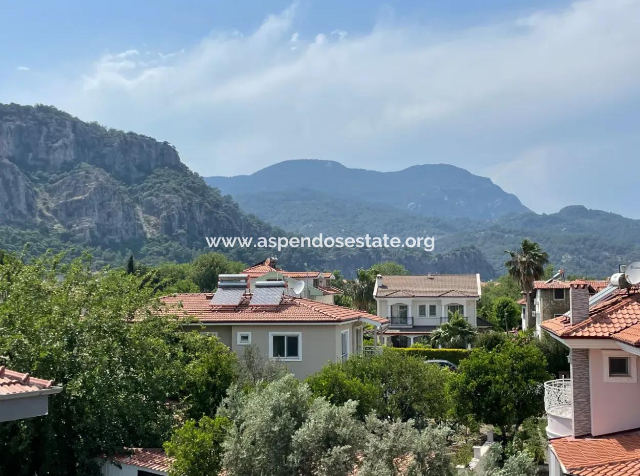 Dalyan  Merkezde 4+1 Satılık Villa