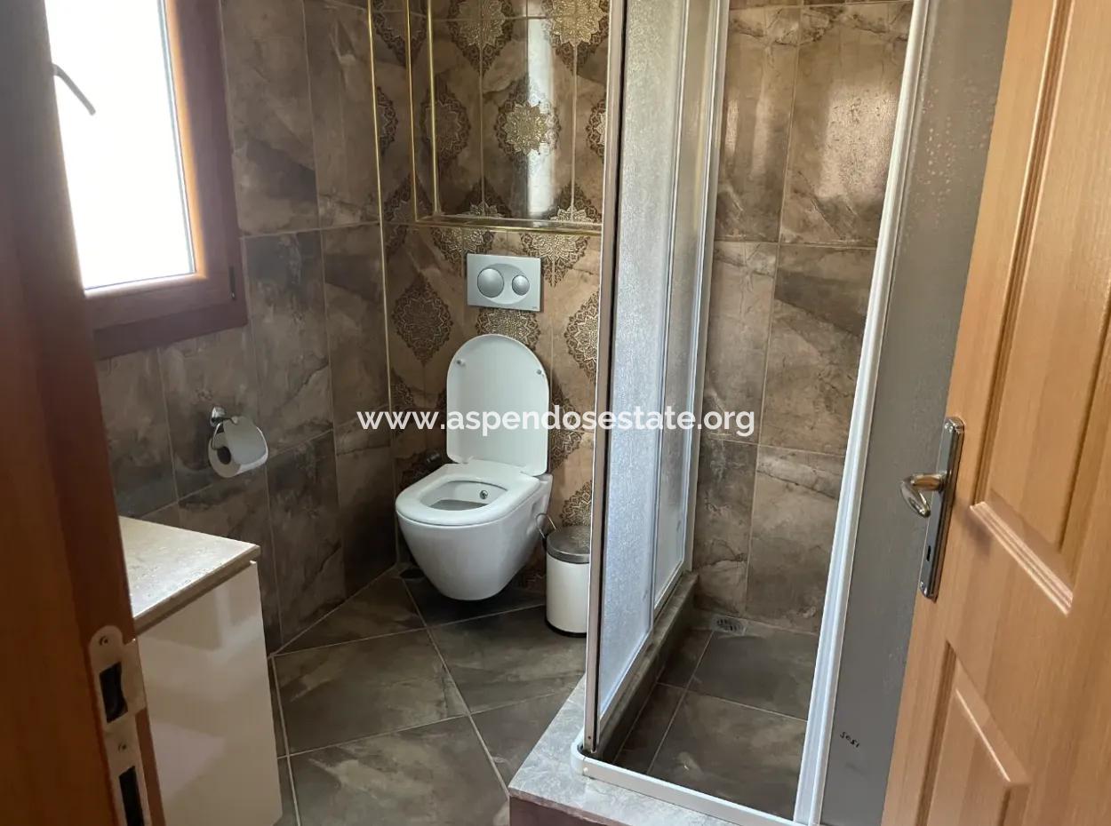 Akçapınar'da Deniz Manzaralı Satılık 6+1 Villa