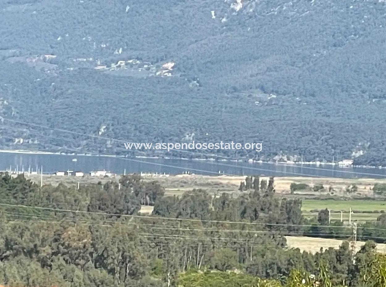 Akçapınar'da Deniz Manzaralı Satılık 6+1 Villa