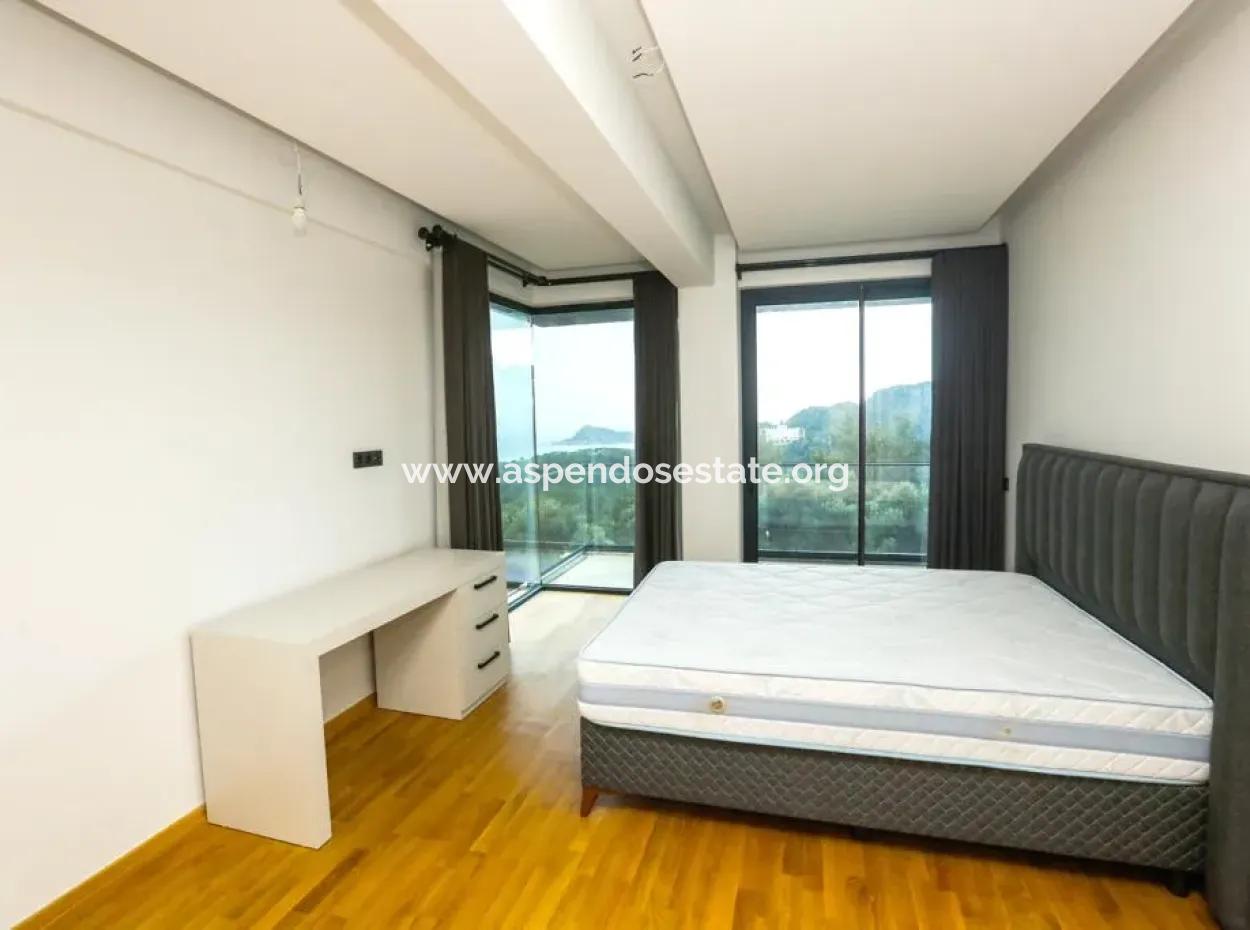 Sarıgerme'de Deniz Manzaralı Satılık Taş Villa