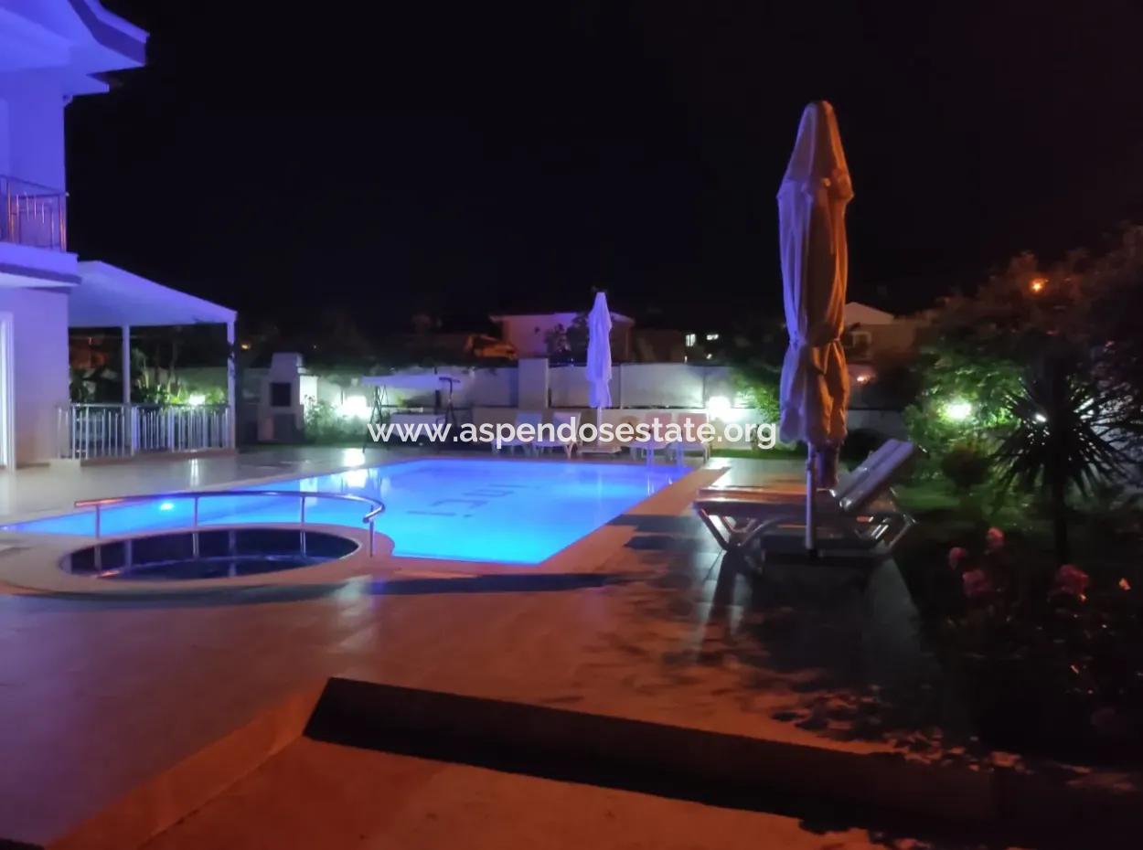 Dalyan Gülpınar'köşebaşı 545M2 Arsa İçinde Satılık 4+1 Villa