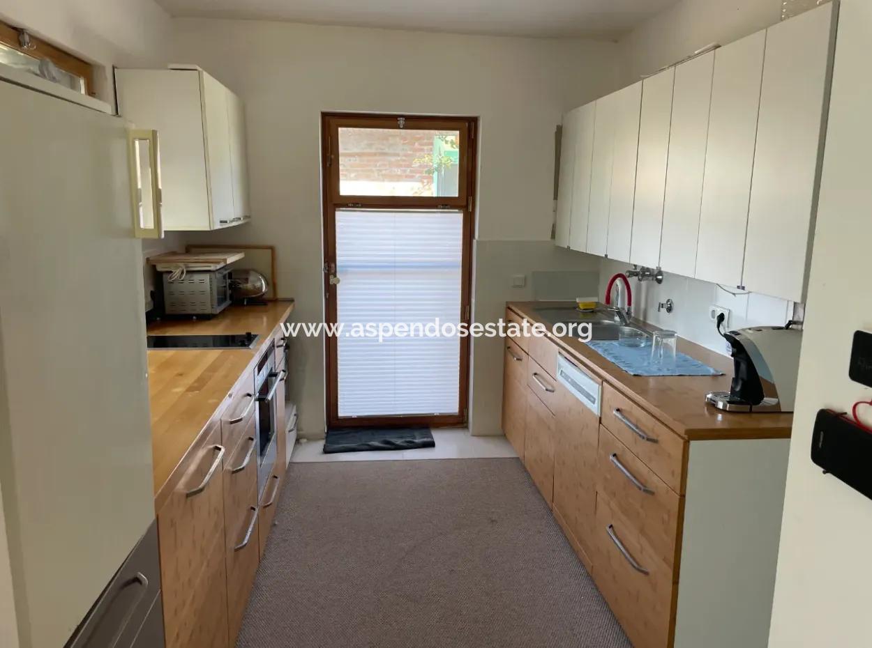 Eskiköy'de 2882 M2 Arsa İçerisinde Müstakil Satılık Tek Katlı Ev