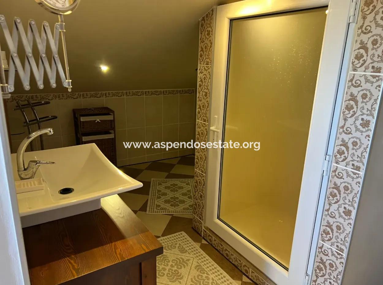 Dalyan Gülpınar'da 580M2 Arsa İçerisinde Satılık Taş Villa