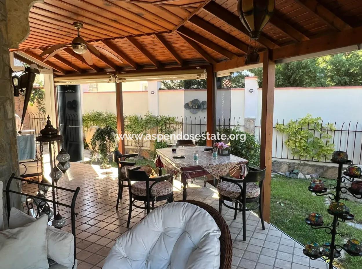 Dalyan Gülpınar'da 580M2 Arsa İçerisinde Satılık Taş Villa