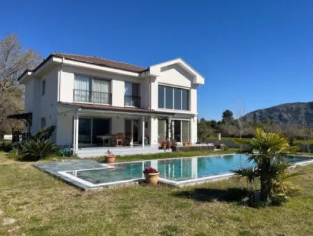 Dalyan Maraşda 5000M2 Arsa İçinde 3+1 Satılık Villa