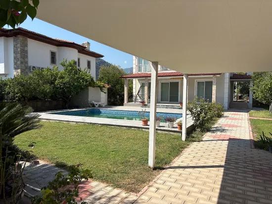 Dalyan Gülpınar'da 520m2 Arsa İçerisinde 4+1 Satılık Villa